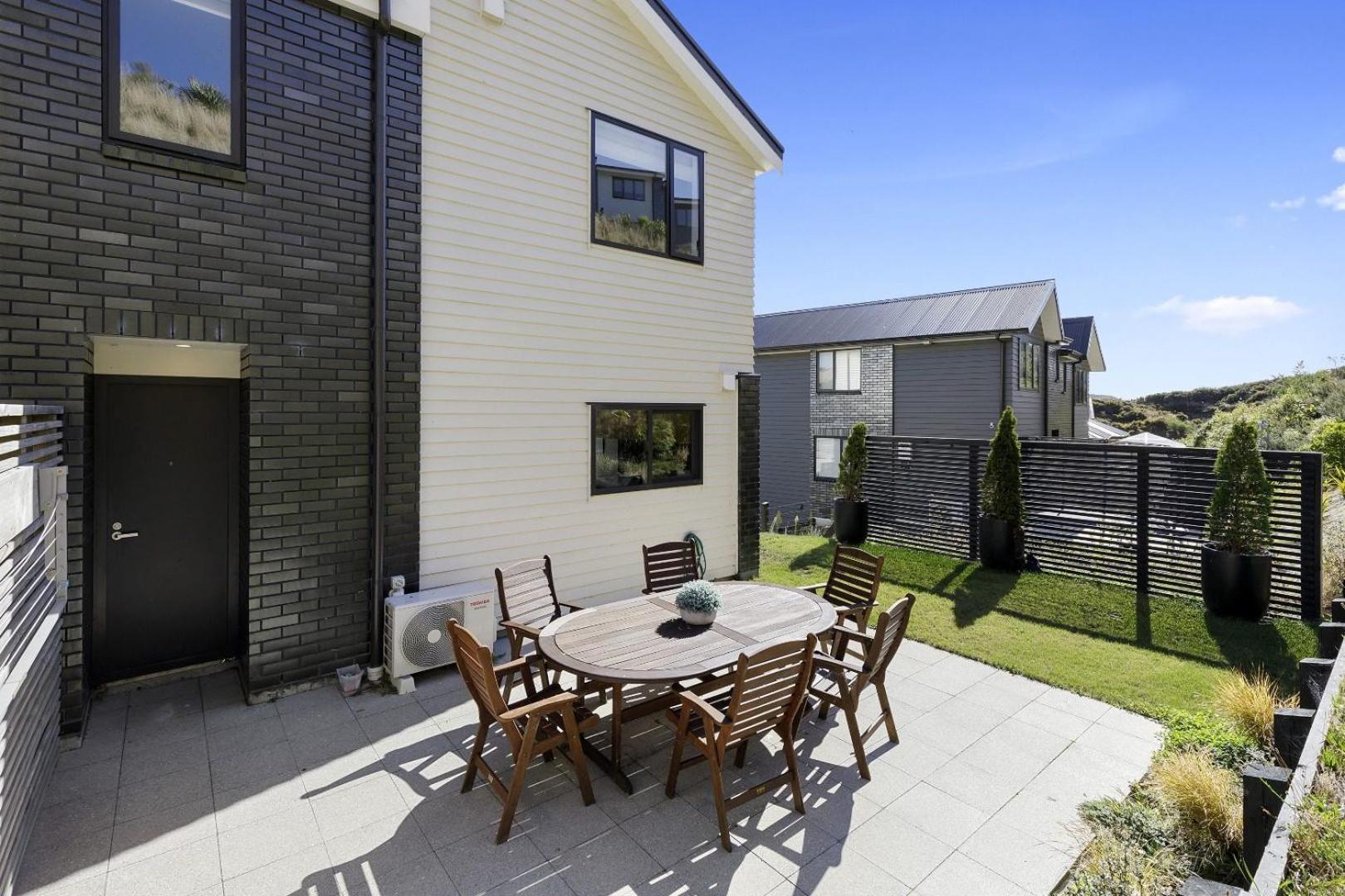 Whitby Townhouse Porirua Exterior foto